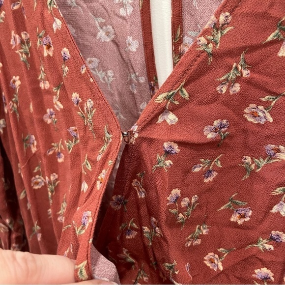 American Eagle Ditsy Floral Romper Cross Front Small - Picture 5 of 8